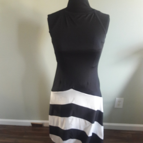 Dress - Picture 4 of 5